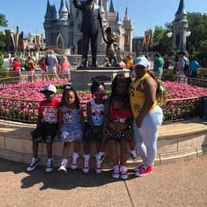 Meet your Posher, Shawnta